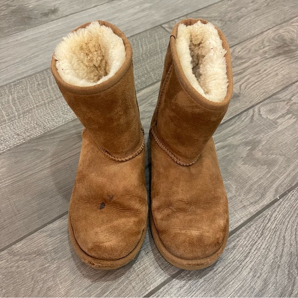 Ugg Classic Boot Kids Chestnut - Picture 1 of 6